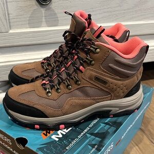 Skechers Women's Waterproof Relaxed Fit: Trego - Base Camp 167008